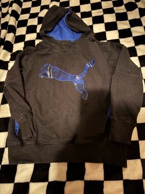 Free on bundle size small boys puma hoodie